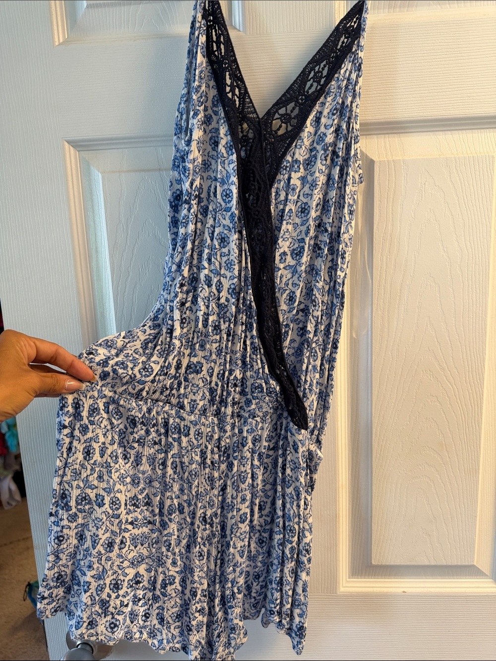 🧿 Vintage Havana Blue and White Floral V-Neck Lace Romper